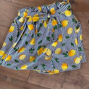 Juniors S flowy shorts